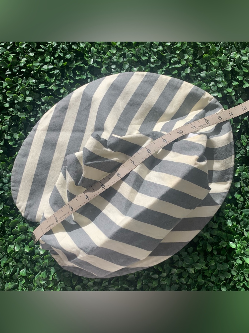 Vintage 70s stone gray & cream striped cotton tabernacle cut-out prairie hat - Picture 8 of 11